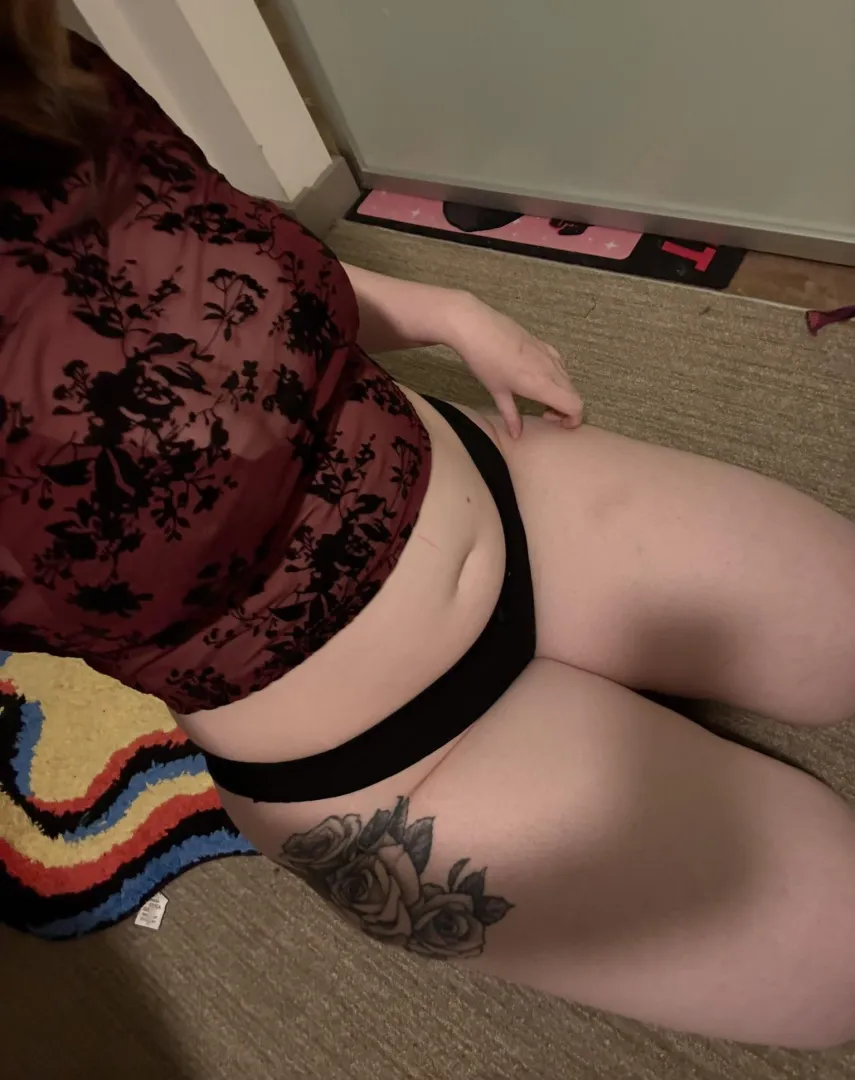 25f Available for meetup, hit me up if you’re not gonna fleek.