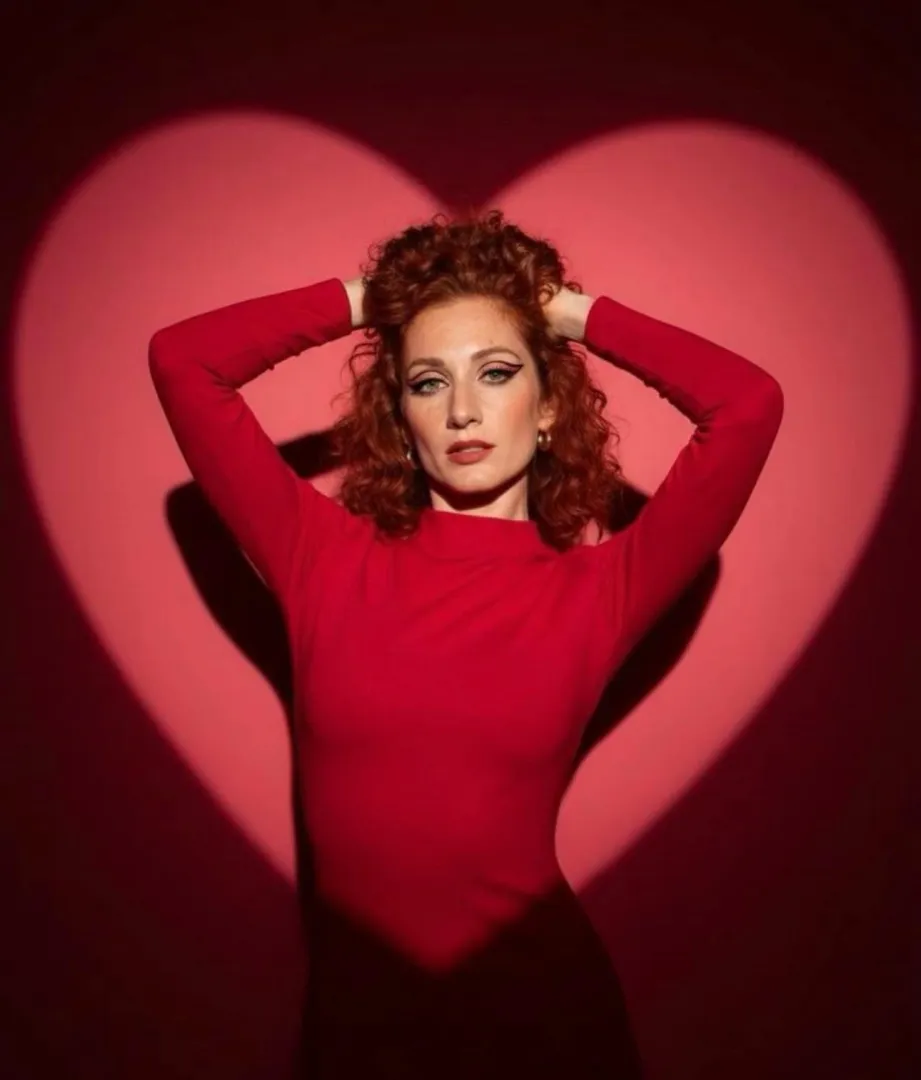 Allyson Carr - wonder how many more V Day posts will show up from other showgirls