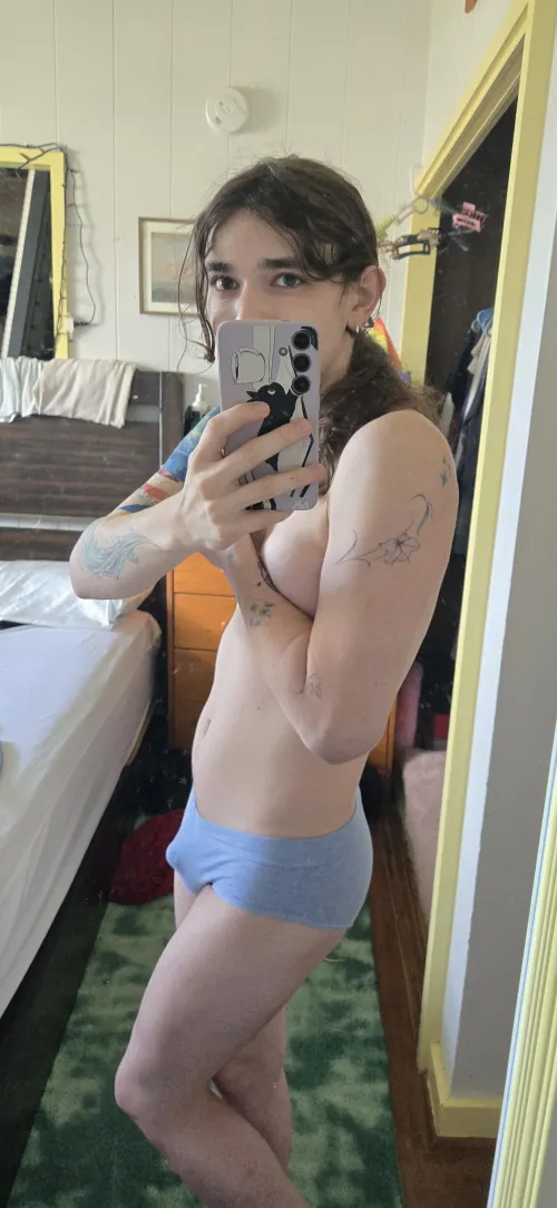 Bet you want to grab me and make a mess of me 