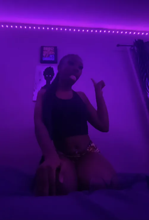 Looking for a mistress near Milwaukee or Chicago