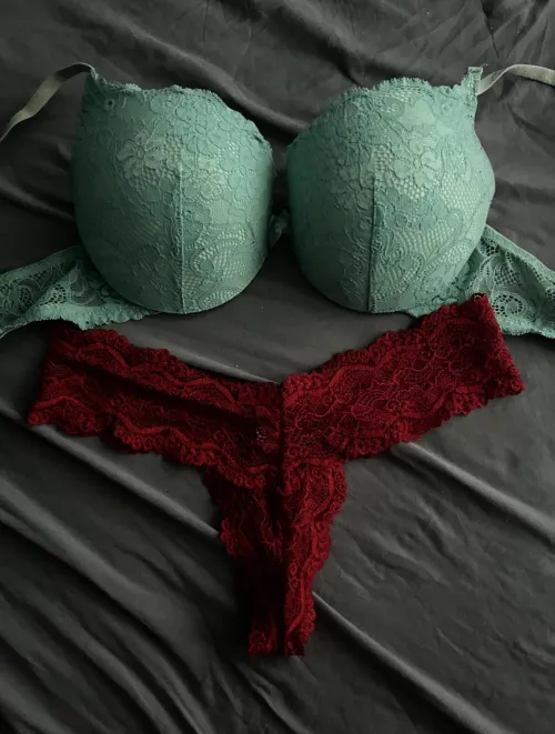 Sexy VS 36C bra and thong  Very lovely lace
