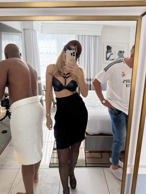 Two men, but only one will fuck today