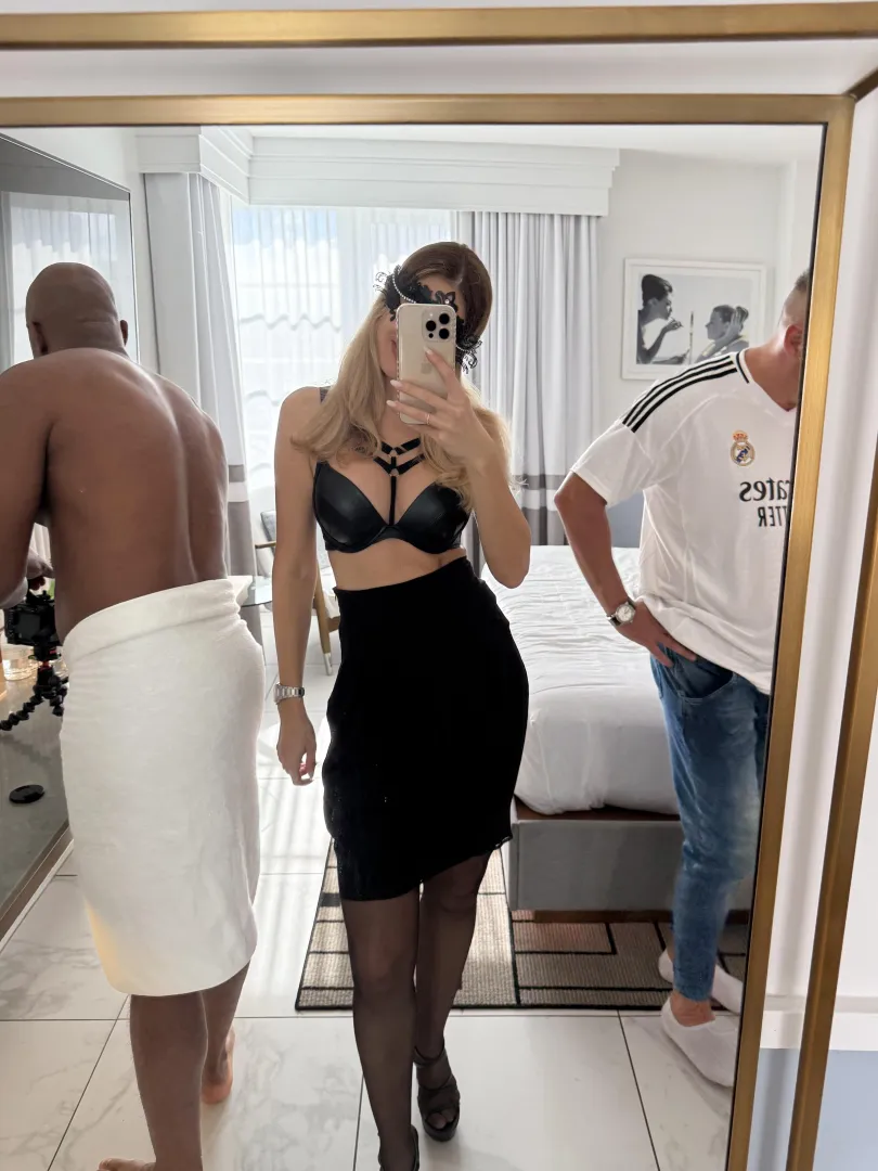 Two men, but only one will fuck today