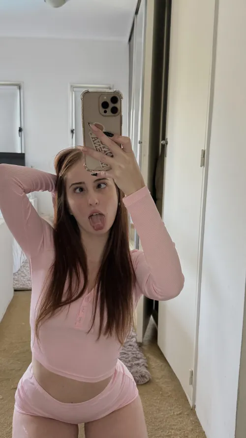 Anyone down for fun tonight? dm on lnsta:.moonyvoxi'.