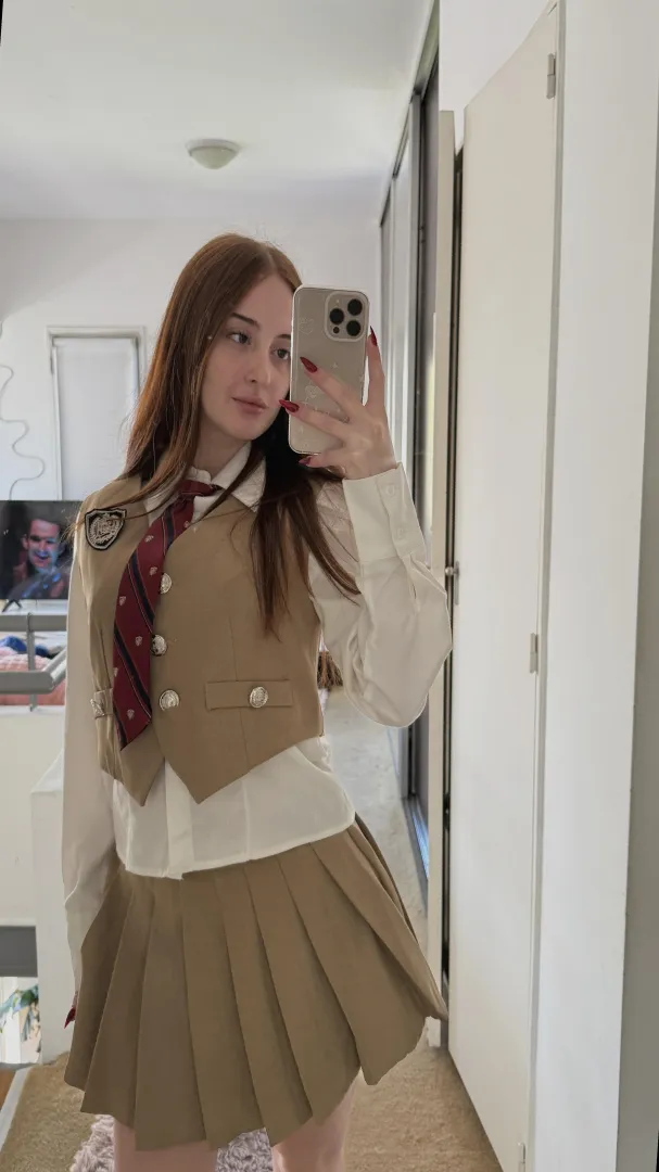 Can’t host tonight but down to vibe if you’re close - msg me on lg:.moonyvoxi'.