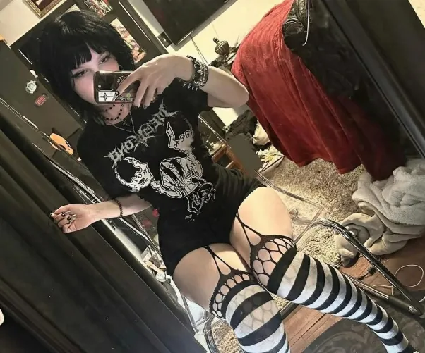 Couldn't stop teasing myself now I really need a face to sit on