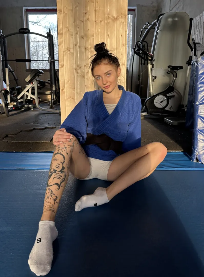 Do girls with tattoos make you hard?