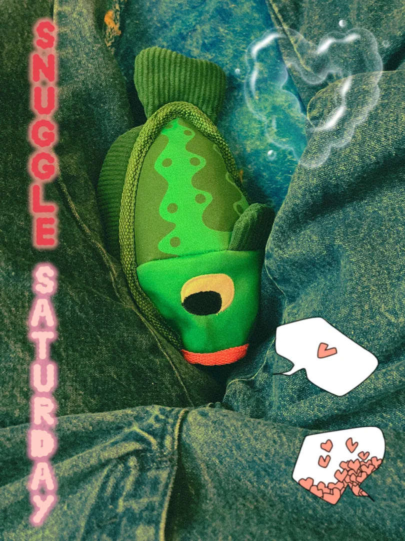 Fishie gets thigh cuddles [Snuggle Saturday]