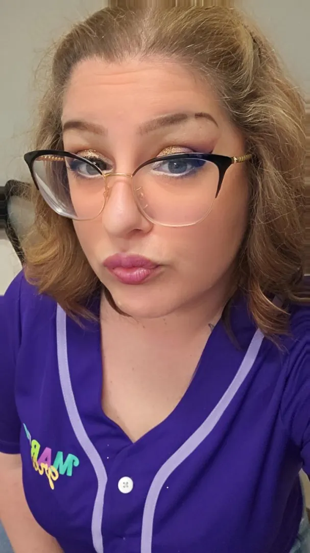 If you see this face and its not this account it isnt me. Apparently my images are being used to catfish in the area