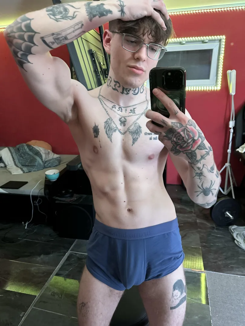 lemme pound your holes