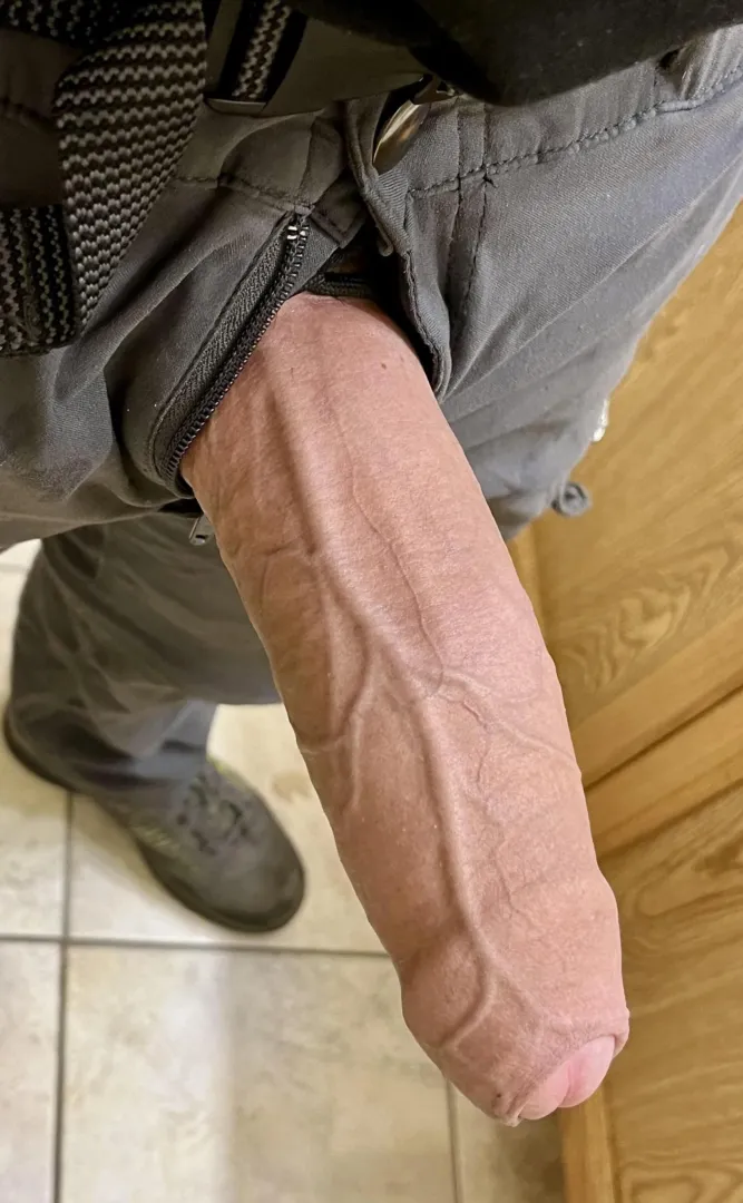 Long week at work need a nice girl or straight couple to play with in alkimos area 40 m