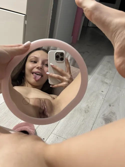 only one rule, you gotta fuck me raw. how strong is your pullout game?