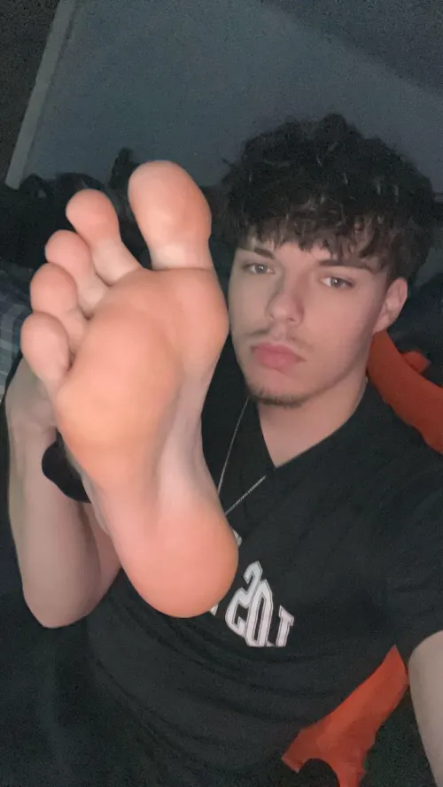 Serve your gods 19yr feet