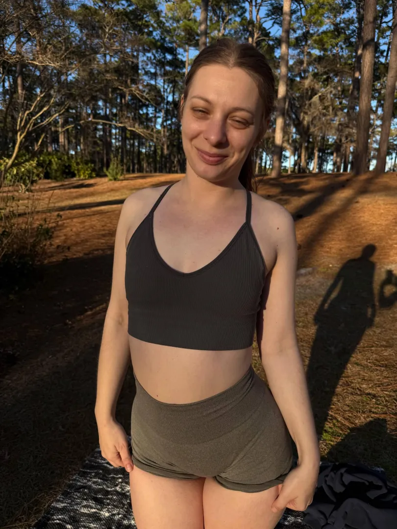 Would you glaze your face on my tits if I asked nicely?