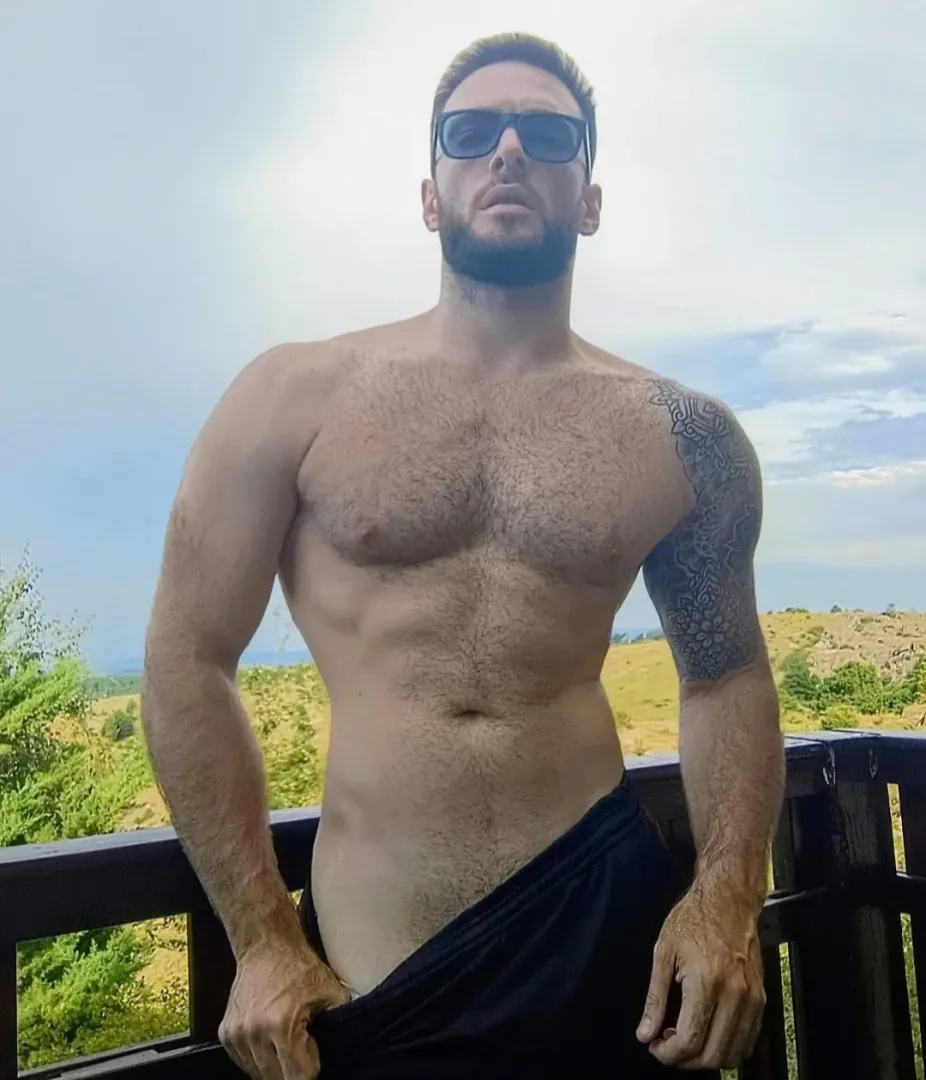 You know you are weak and you only exist to serve me 