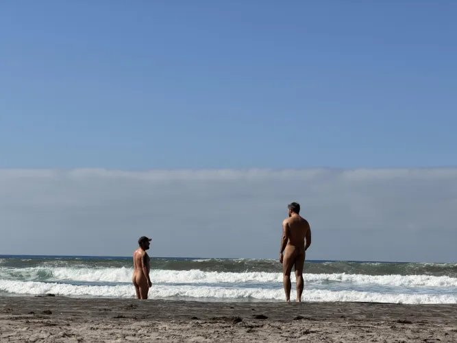 (33) coming April 17th and 18th with a good buddy of mine. Looking for other cool bros to join!