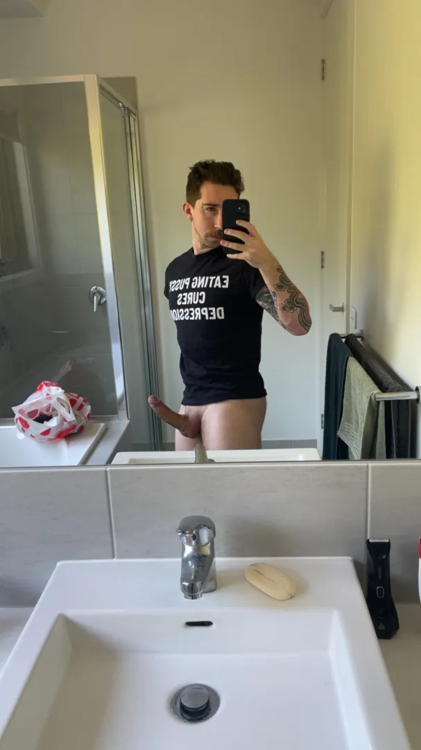 Any hot wives in or near Drouin? I’m visiting for the week M4F/MF