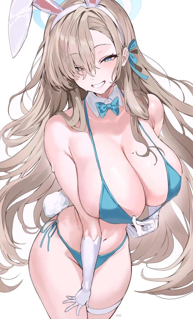Asuna's bikini is too small for her
