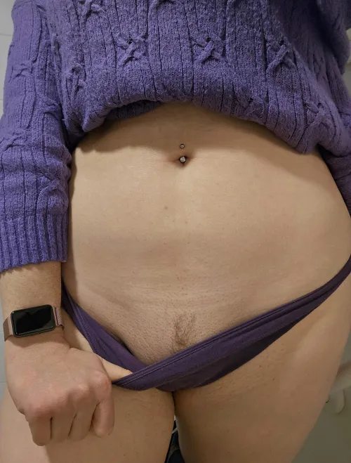 Aujourd'hui, j'ai assorti la culotte au pull 