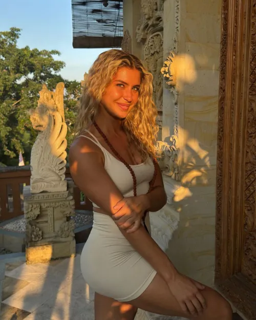 catch me being cute before the sun goes down