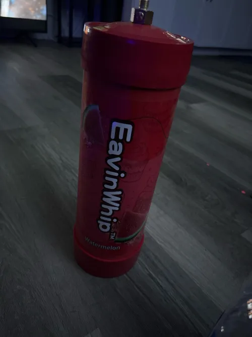 Eavinwhip tank, nozzle broken, no pressure regulator