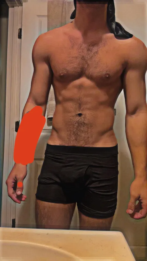 Gym looks like it’s paying off ;) can’t wait to show off even more.