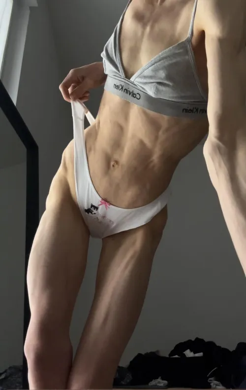 Hipbones showing enough?