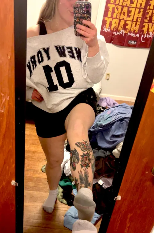 I know you’re dying to come sniff my feet 