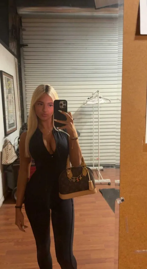 if you leaked to my cleavage you need to apologize.