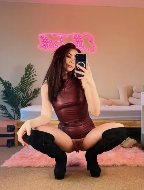 Imagine me squatting on your face