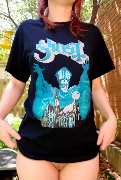 Just thought I'd share my little Aussie pussy with you all