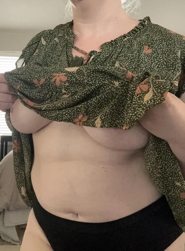 Let me lift my skirt for you