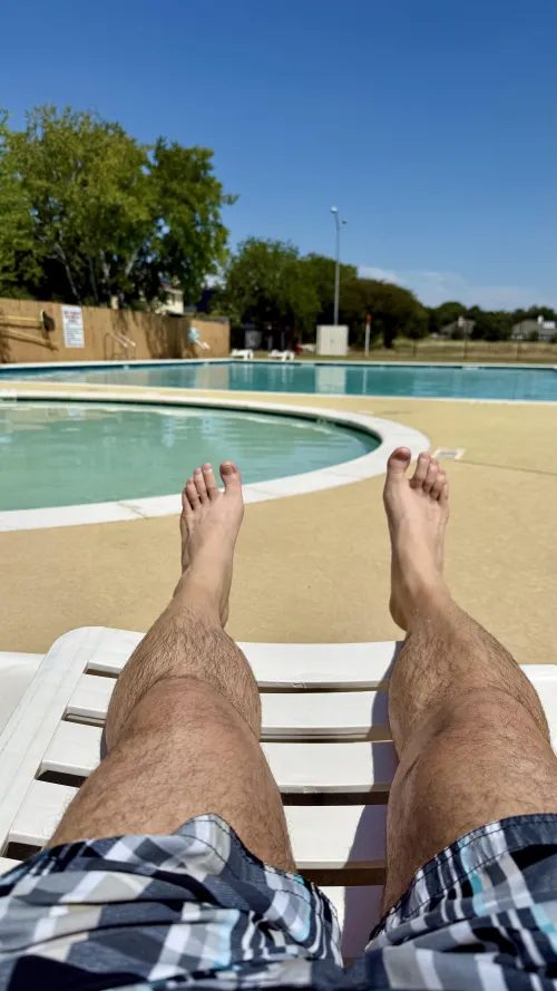 M4MF attractive, executive male, looking for a female and couples to connect with