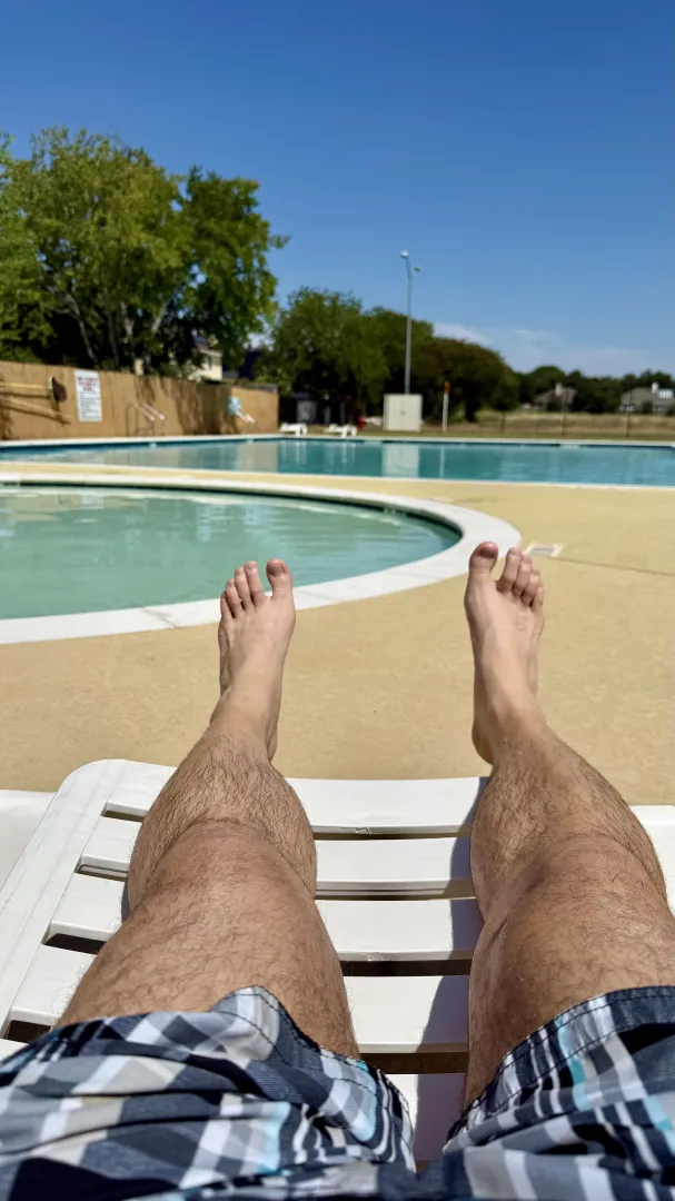 M4MF attractive, executive male, looking for a female and couples to connect with