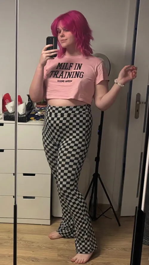 Random post, but remember dear bimbos that you do not have to look 300% bimbo 24/7. This is your life, not a job. It's nice to have a comfy first, slutty second, lounging outfit that lets you to be bimbo when you're resting.