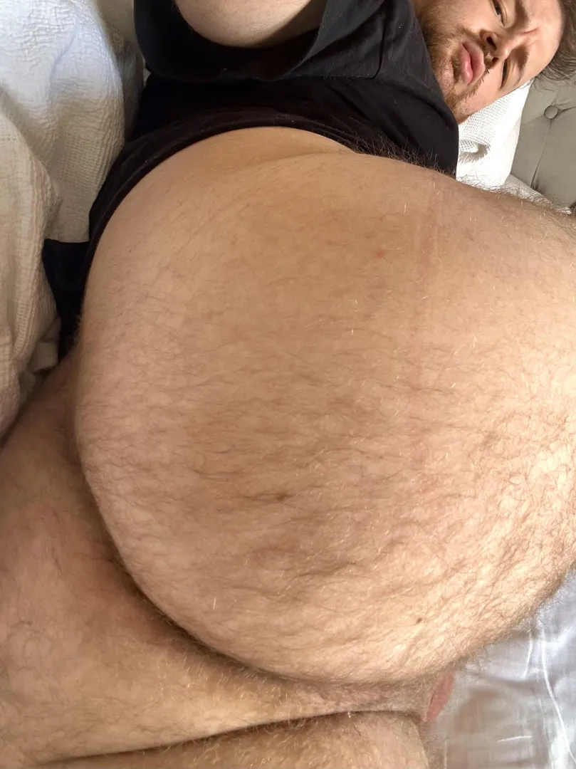 Sniff this hairy ass