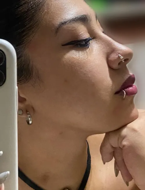 Tell me what you think of my lips 