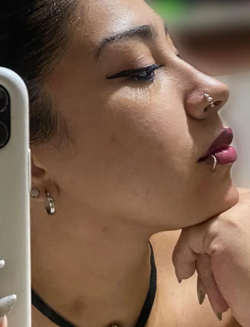 Tell me what you think of my lips 