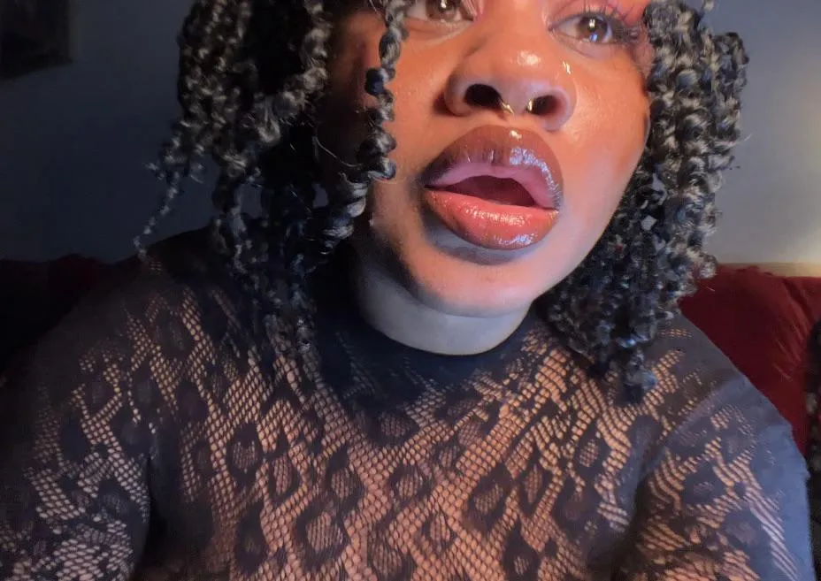 This plus the juicy sticky sounds of a lip gloss tube  pure seduction