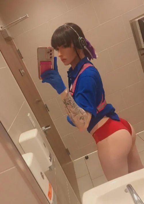 TransGirl In Tennessee. I Work Alot. So many transphobes. But this booty dont lie. ♡♥︎