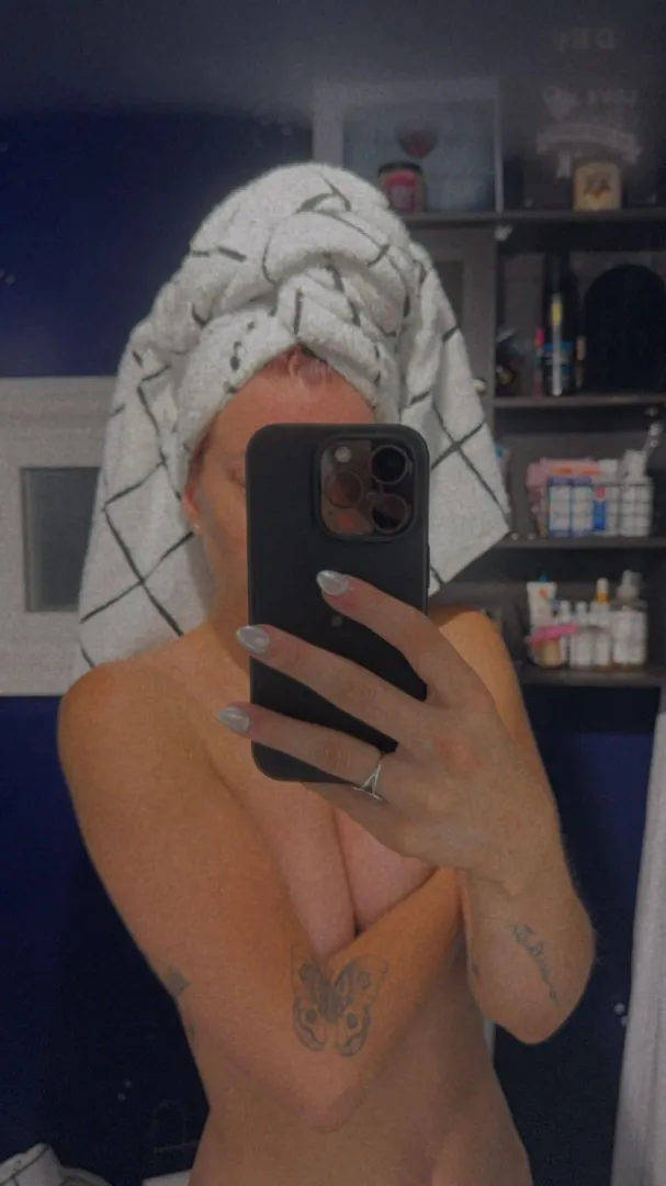 Desperate for someone to make me moan.