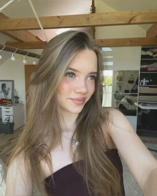 [F4M] older man to fuck me till I’m drooling :>