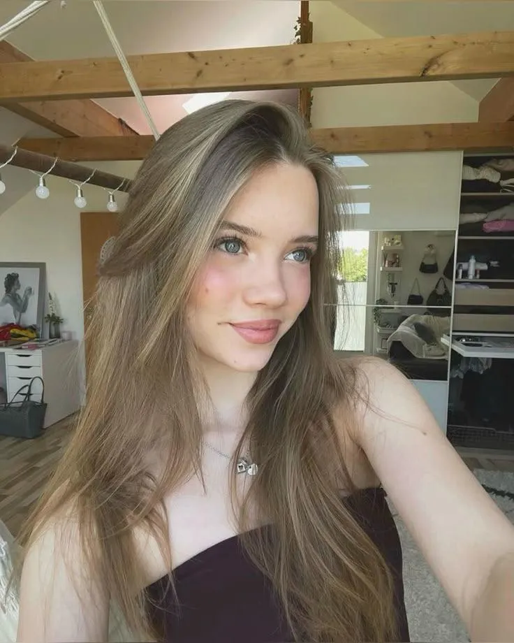 [F4M] older man to fuck me till I’m drooling :>