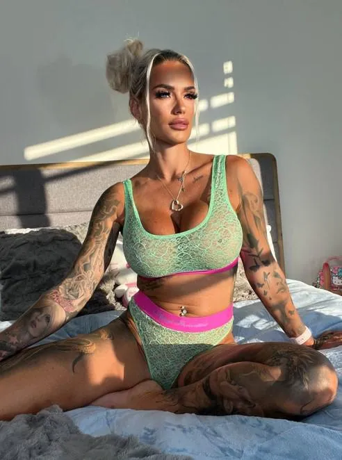 I want your hand carresing all over my body