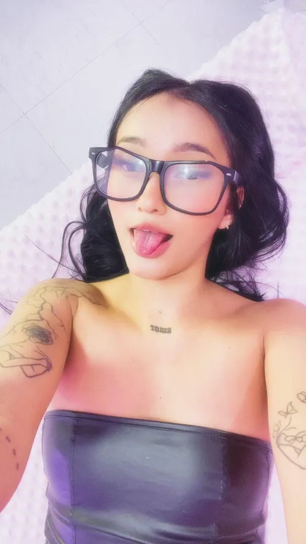 I’m deeper than I look, and I have a few theories I’d love to test with you. Care to listen? ☁️[samantakane]