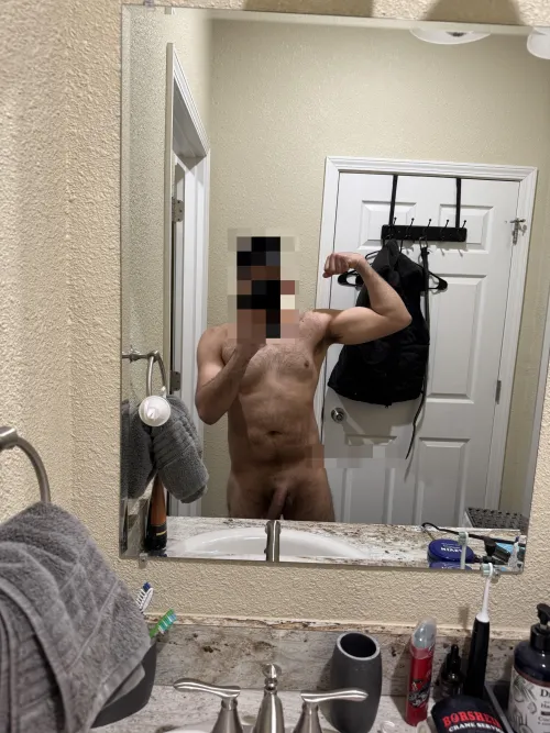 Location Minot 24 m bi anyone want to meet up