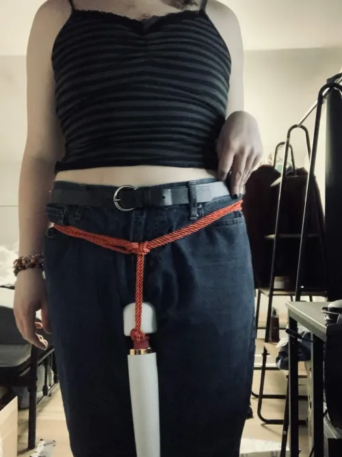 mutt's first time tying rope around herself... she kinda sucks at it :p