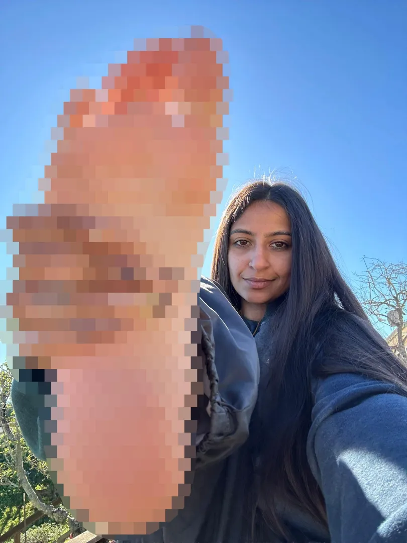 My big sole can cover your whole face!