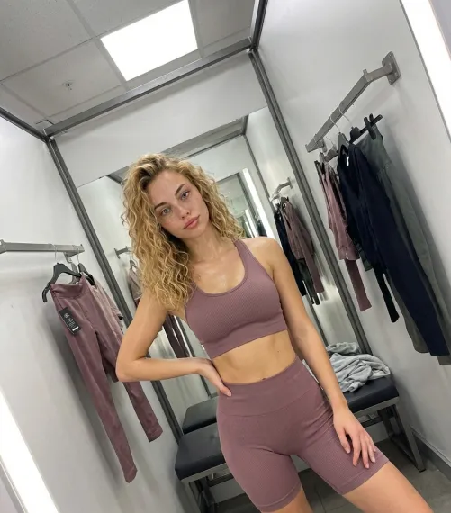 Post leg day hair is a mood  : )