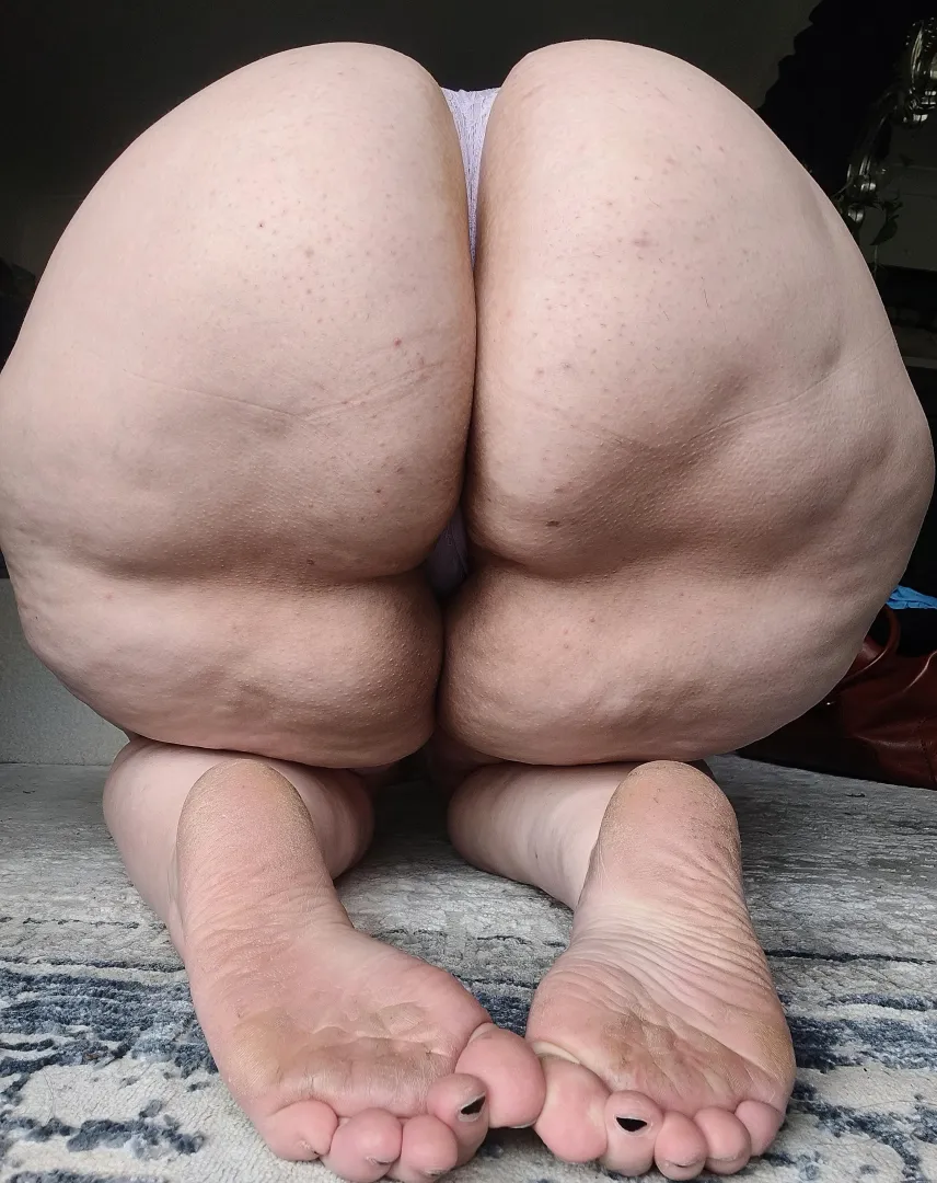 Spread these cheeks and let's have some fun